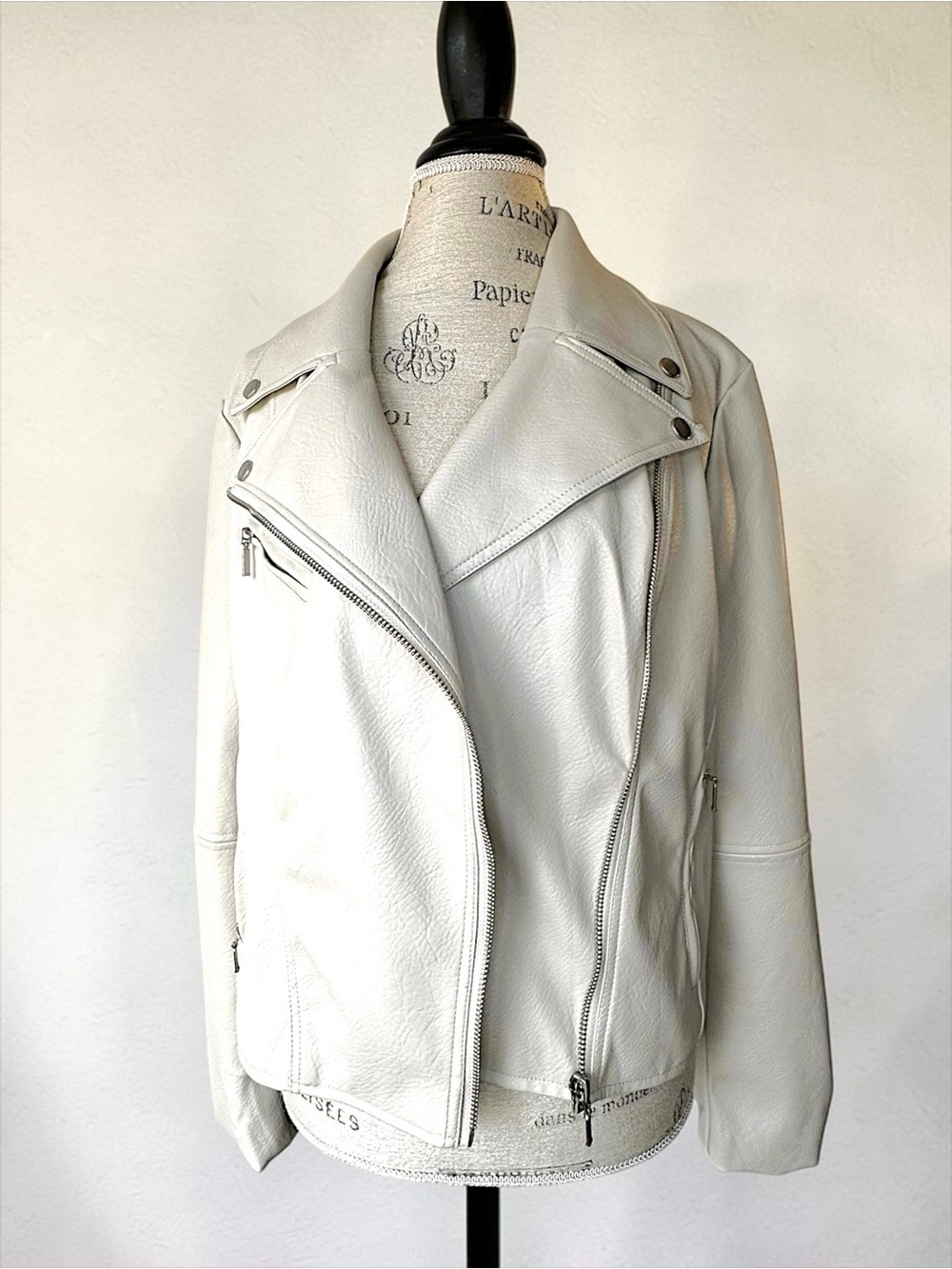 Bagatelle Cream Vegan Leather Moto Jacket - Minimalist - Size XL